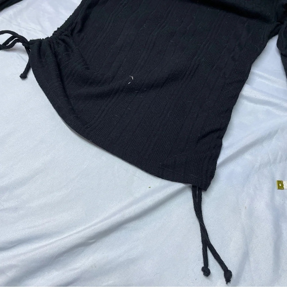 Revamped off the shoulders black long sleeve sweater - Picture 5 of 16